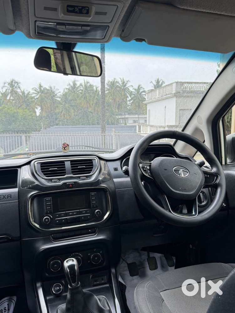 Tata Hexa 2.2 Xe 4x2 7 Str, 2017, Diesel