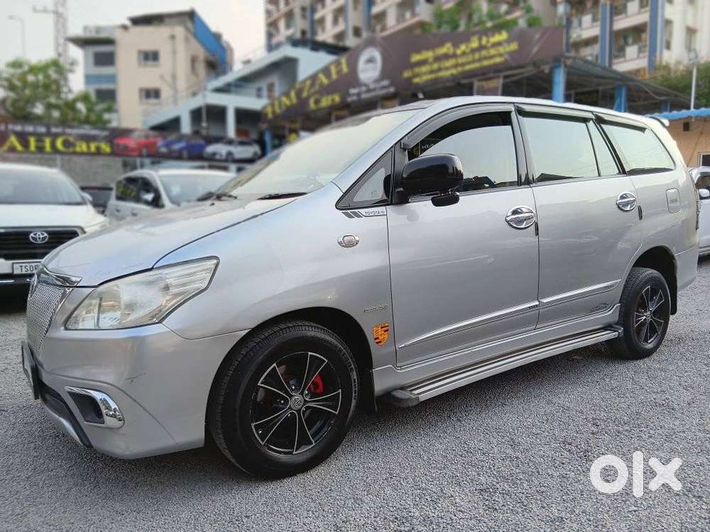 Toyota Innova 2.5 G (diesel) 7 Seater Bs Iv, 2015, Diesel