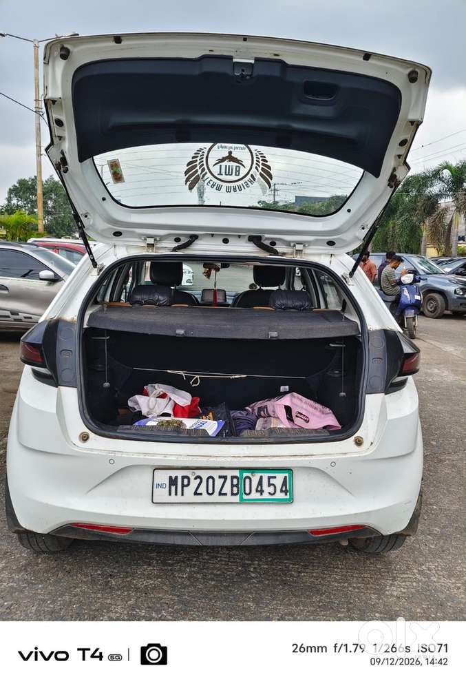 Tata Altroz Xz Top Model Petrol 2022 1st Owner 51000km