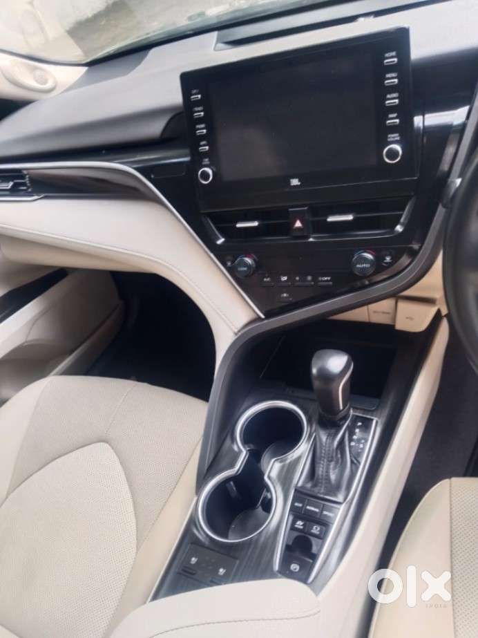 Toyota Camry Hybrid, 2022, Petrol