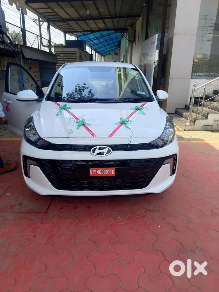 New Hyundai Aura Car H Showroom Se