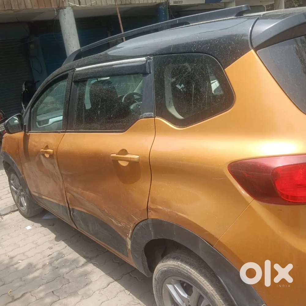 Renault Triber 1.0 Rxt 2021 Km Driven