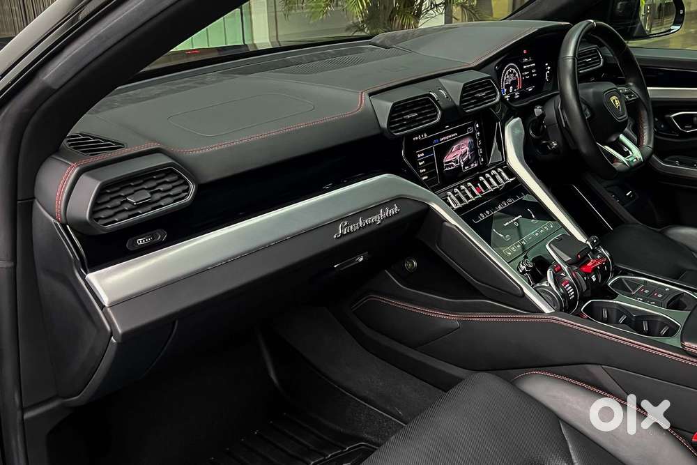 Lamborghini Urus, 2021, Petrol