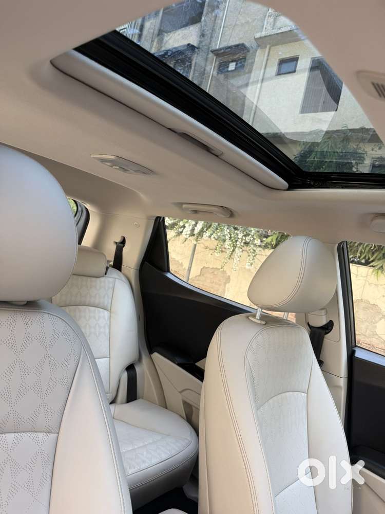 Mahindra Xuv400 Ec 3.3 Kw, 2024, Electric