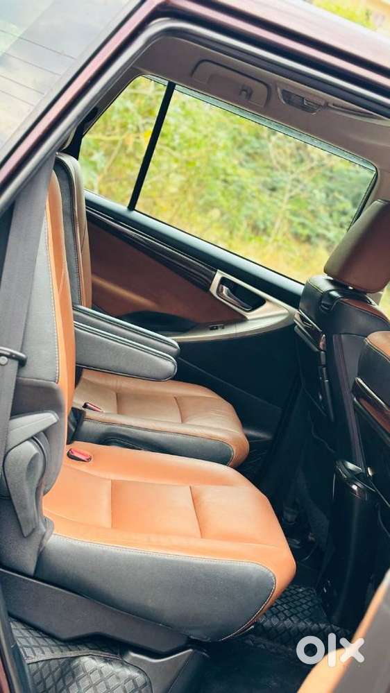 Toyota Innova Crysta 2.8z Automatic, 2016, Diesel