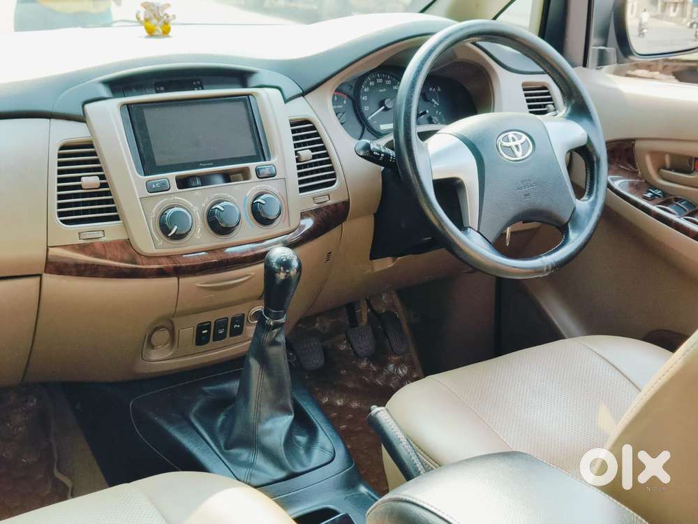 Toyota Innova 2.5 G (diesel) 7 Seater Bs Iv, 2015, Diesel