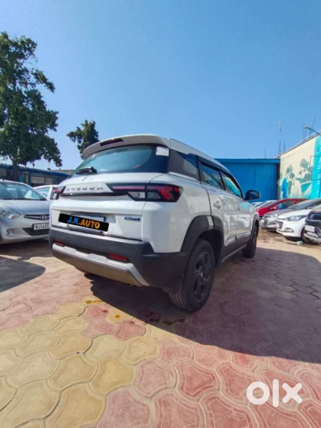 Maruti Suzuki Brezza 1.5 Zxi Smart Hybrid, 2022, Petrol
