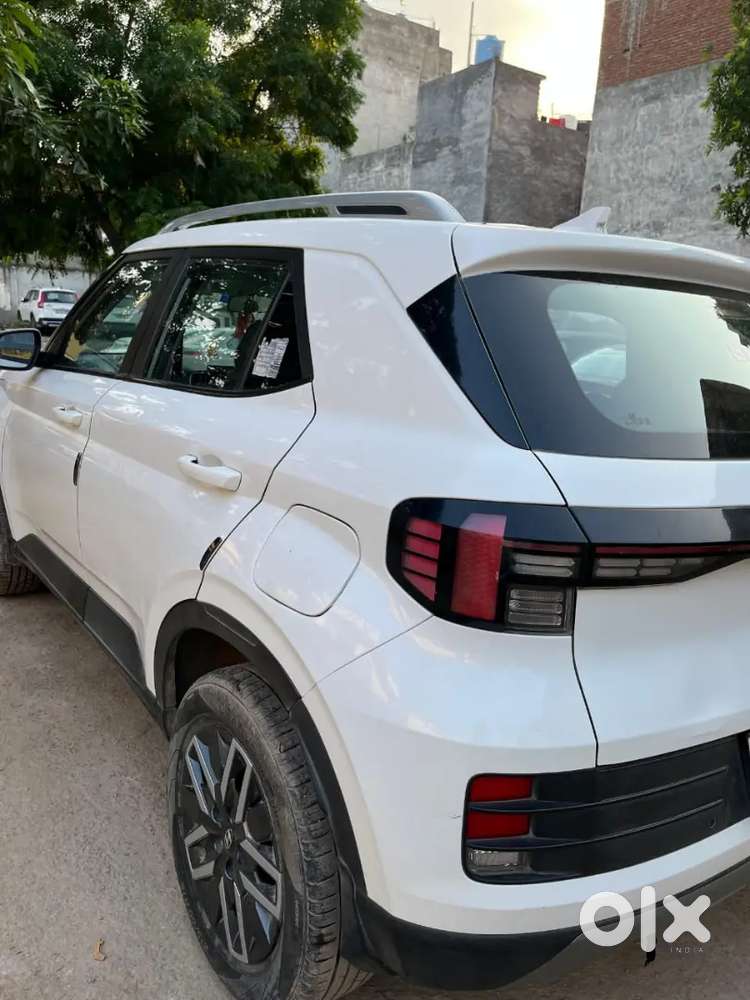 Hyundai Venue N Line 2022 Diesel 42000 Km Driven