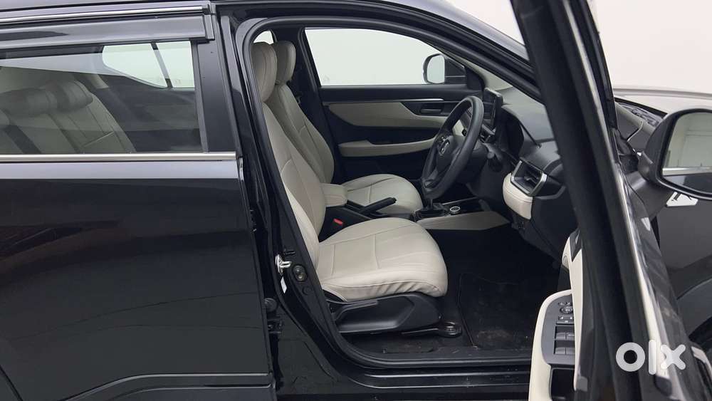 Honda Elevate V Mt, 2025, Petrol
