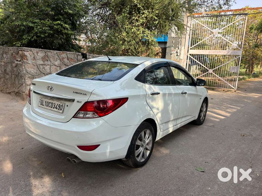Hyundai Verna Fluidic 1.6 Vtvt Sx, 2012, Petrol