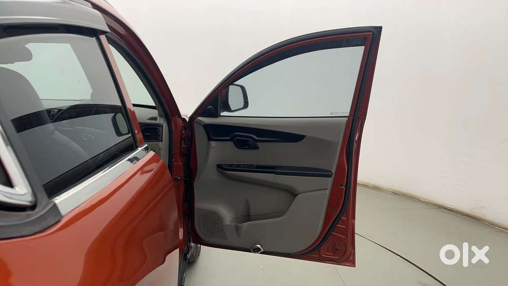 Mahindra Kuv 100 Mfalcon G80 K4, 2017, Petrol