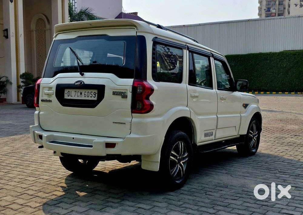 Mahindra Scorpio S6 Plus, 2017, Diesel