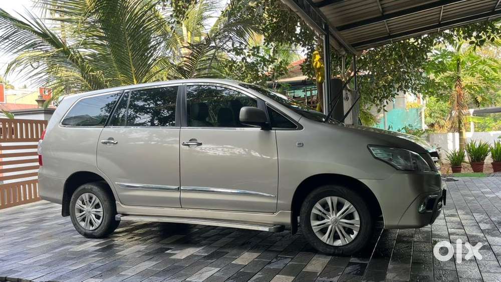 Toyota Innova 2013 Diesel 160000 Km Driven