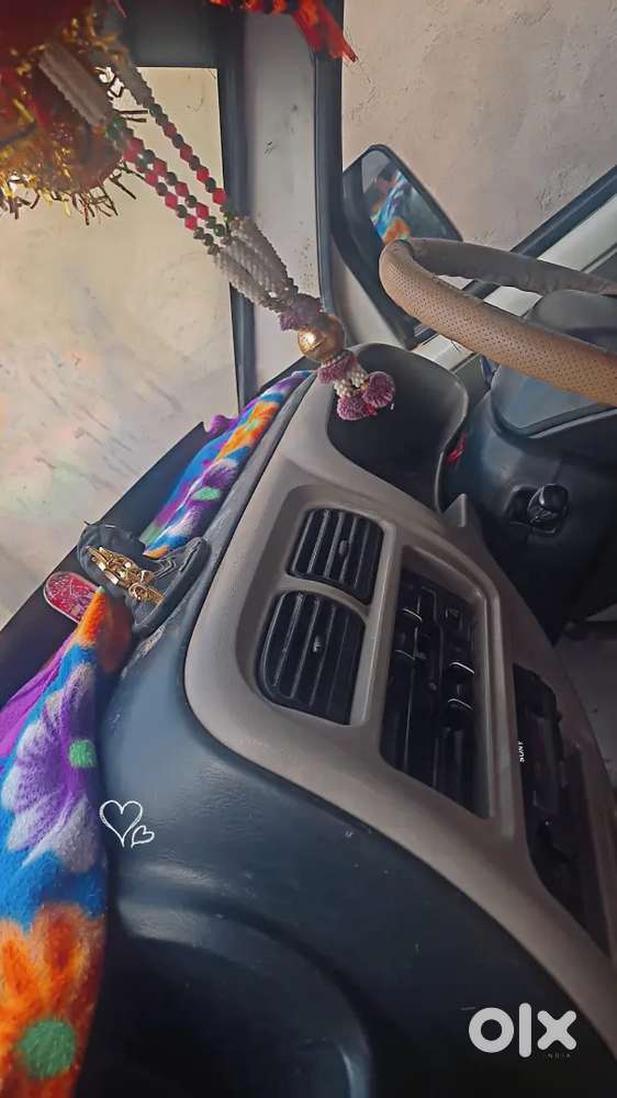 5 Seater Ac  , S White Color ,all Documents Complete,petrol & Cng