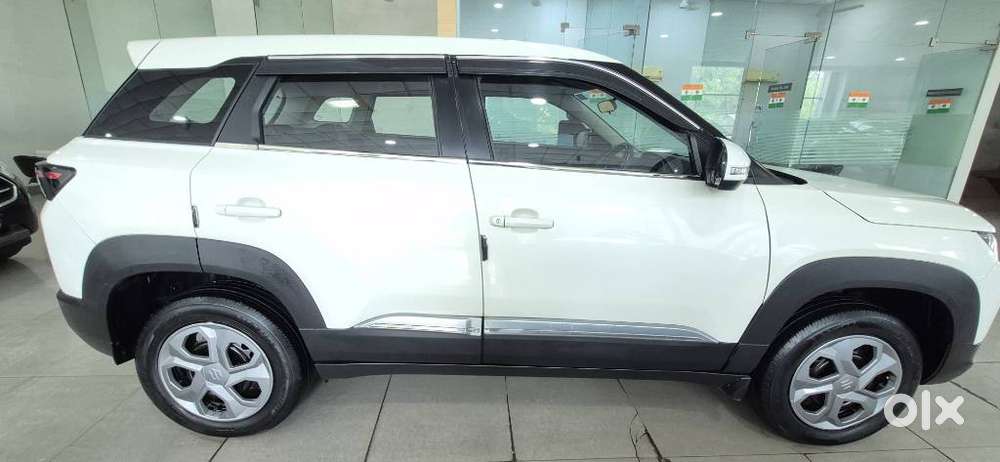 Maruti Suzuki Brezza 1.5 Vxi Smart Hybrid, 2023, Petrol