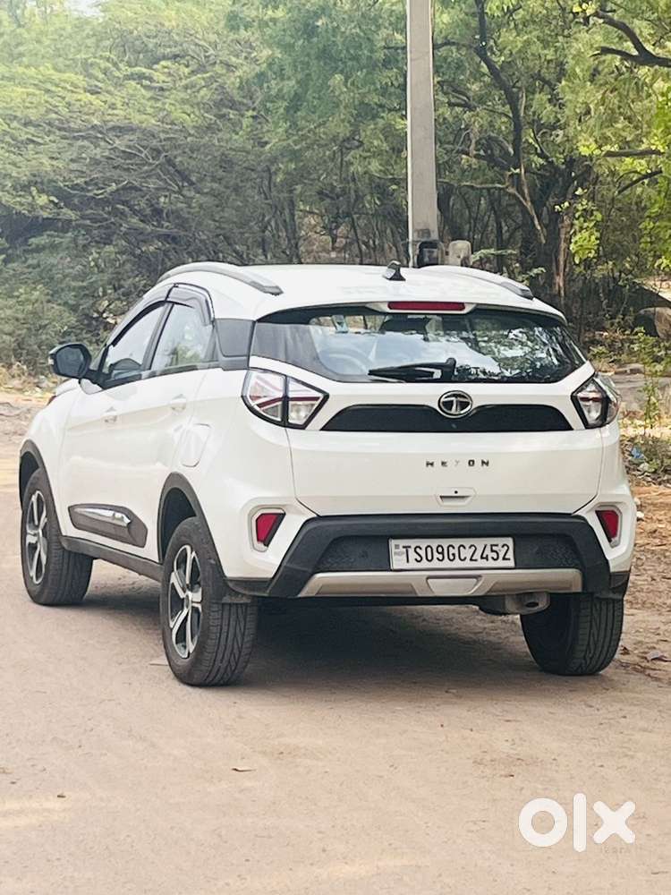 Tata Nexon, 2023, Petrol