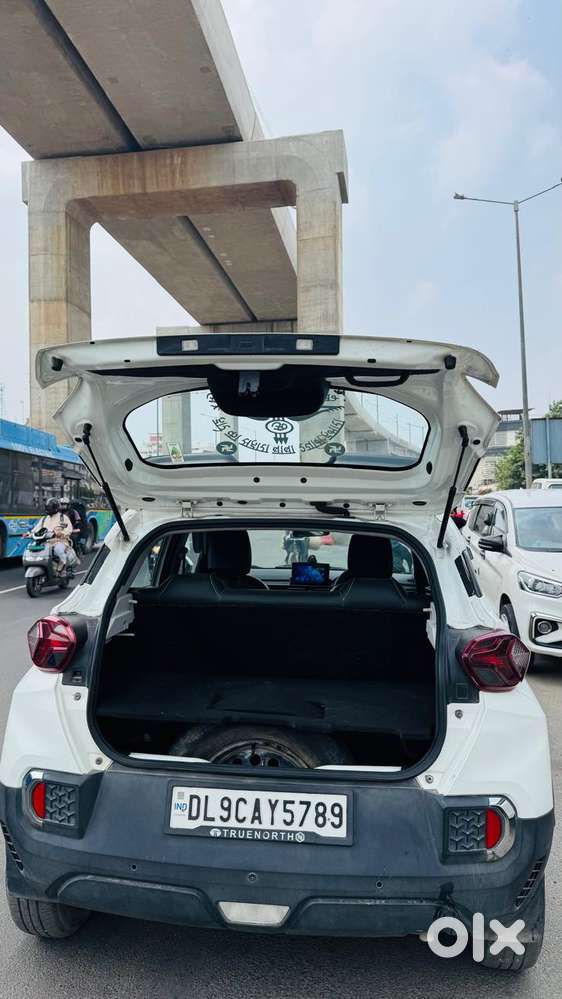 Tata Punch 1.2 Revotron Creative Dual Tone, 2022, Cng & Hybrids