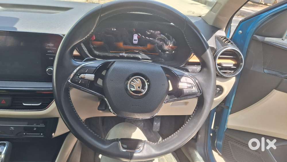 Skoda Slavia 1.0 Tsi Style At, 2023, Petrol