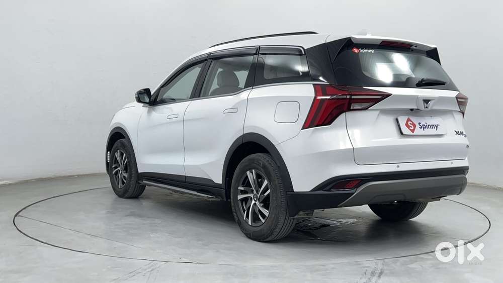 Mahindra Xuv700 2.0 Ax 5 Petrol Mt 7 Str, 2022, Petrol
