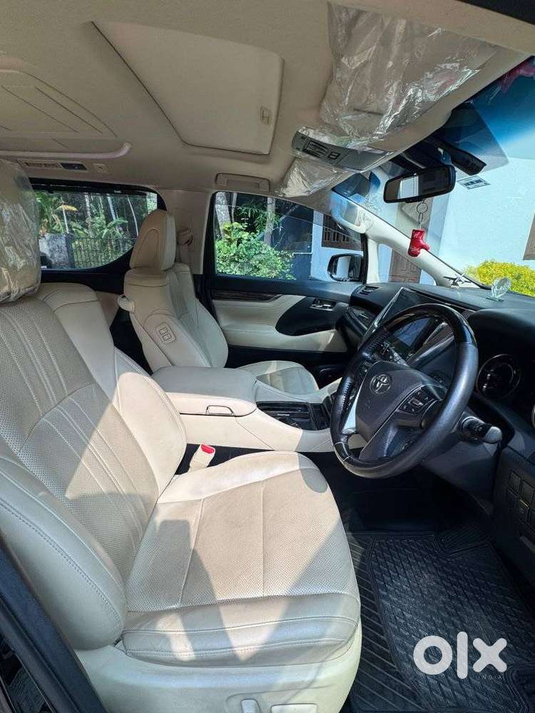 Toyota Vellfire 2.5 Hybrid, 2022, Petrol