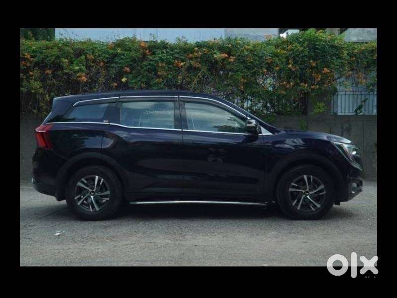 Mahindra Xuv700 2.0 Ax 5 Petrol Mt 7 Str, 2024, Petrol