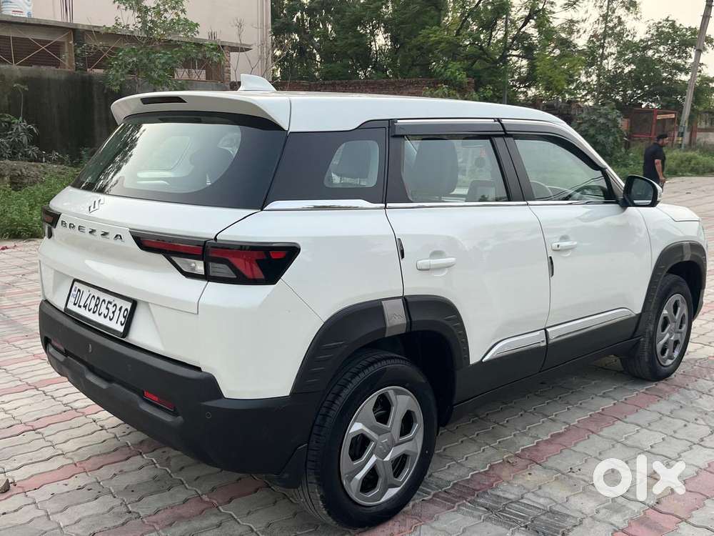 Maruti Suzuki Brezza 1.5 Lxi Smart Hybrid, 2023, Petrol