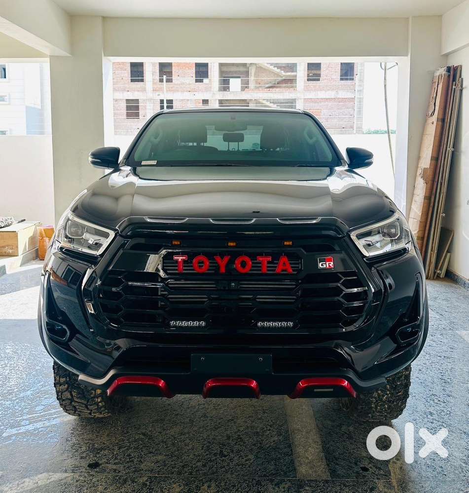 Toyota Hilux Black Edition Diesel Automatic 2025