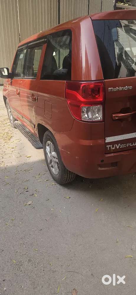 Tuv300 Plus Top Variant