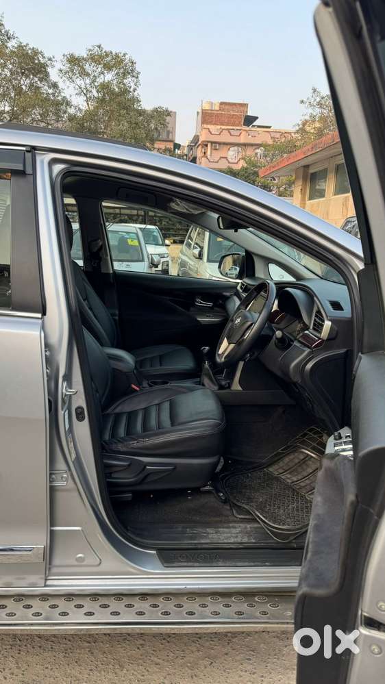 Toyota Innova Crysta [2020-ongoing] 2.4 Vx 8 Str, 2020, Diesel