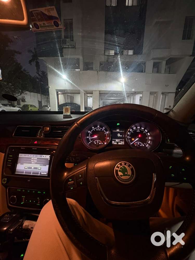 Skoda Superb Elegance 2013 Model