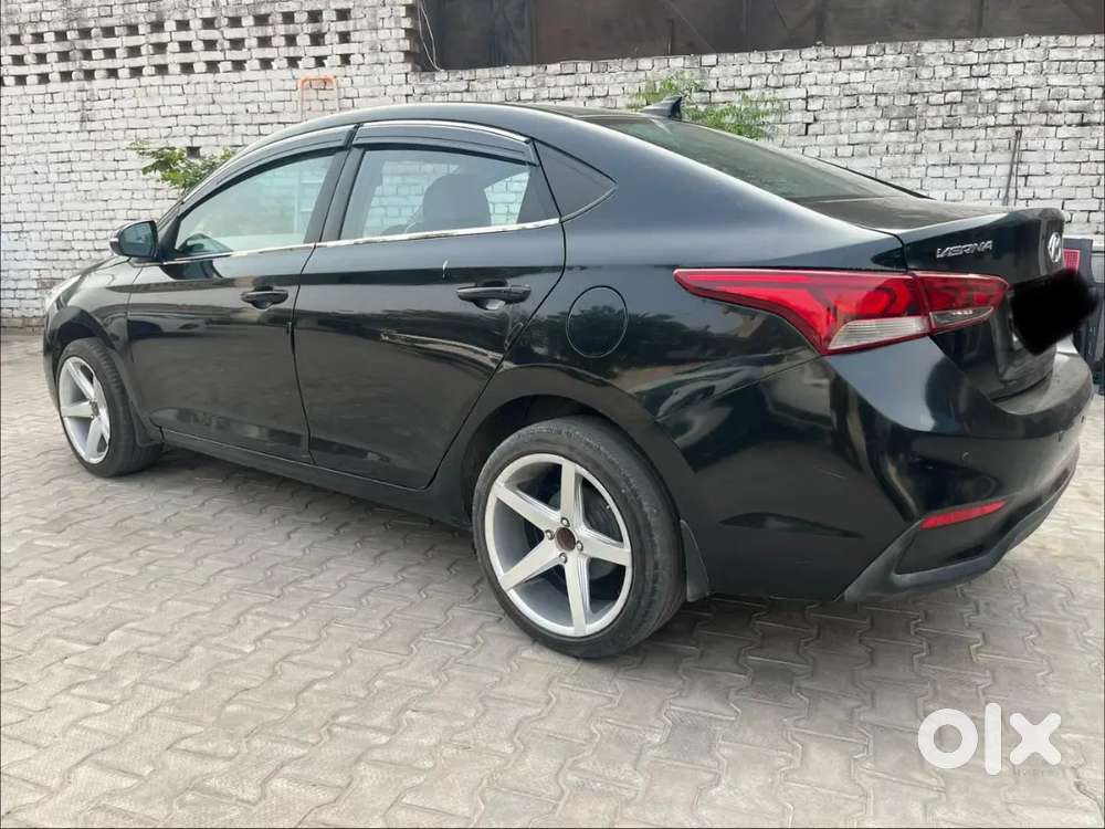 Hyundai Verna With Alloy Wheels,ambience Light