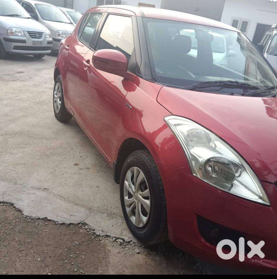 Maruti Suzuki Swift Vxi + Manual, 2012, Petrol