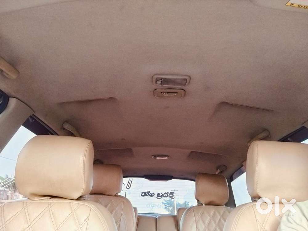 Toyota Innova (2009) Bucket Seats