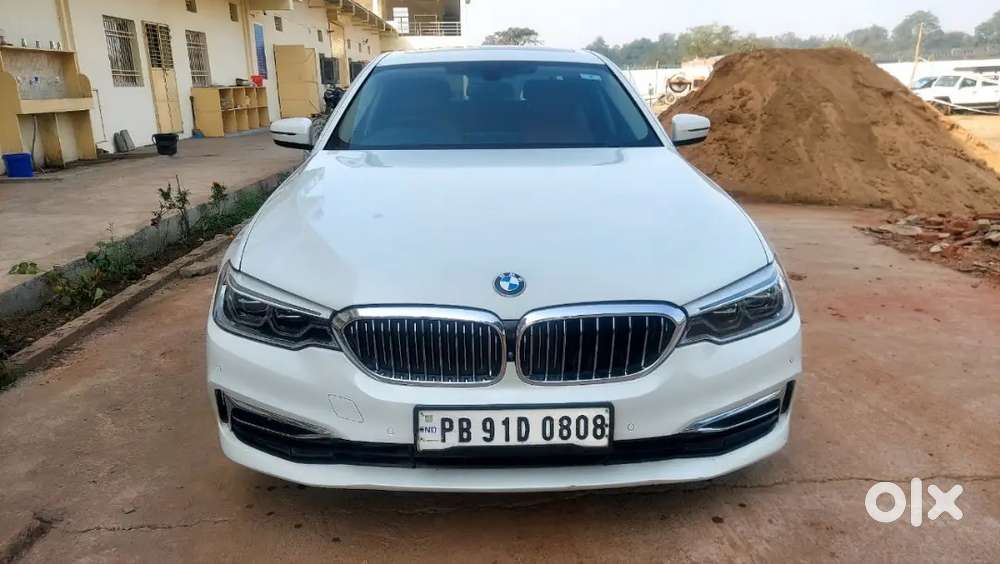 Bmw 5 Series Luxury 2020 With Auto-park Key