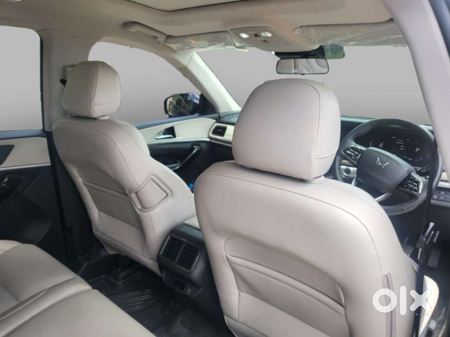 Mahindra Xuv700 2.0 Ax 7 Petrol At Str, 2024, Diesel