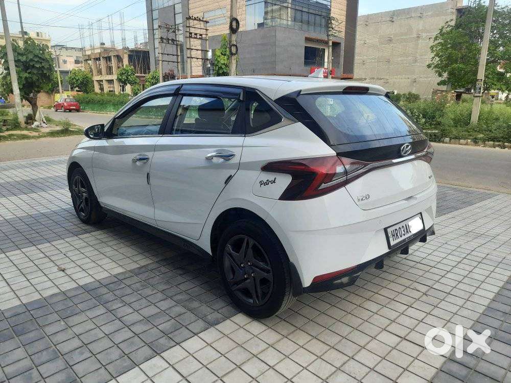 Hyundai I20 Sportz 1.2 Ivt, 2023, Petrol