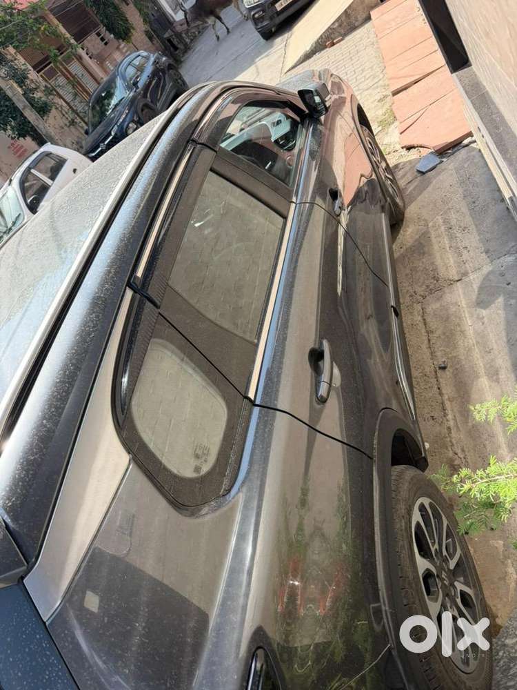 Maruti Suzuki Grand Vitara 2023 Petrol Well Maintained