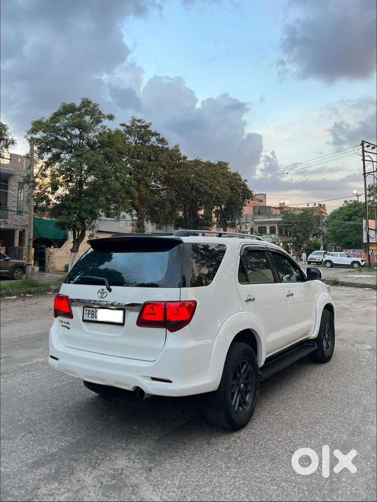 Toyota Fortuner 2016 Diesel 105000 Km Driven