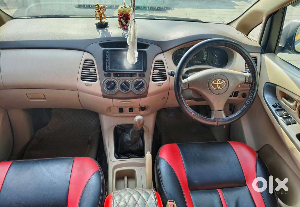 Toyota Innova 2004-2011 2.5 G4 Diesel 8-seater, 2006, Diesel