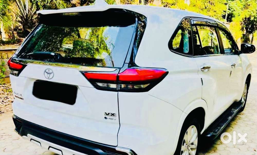 Toyota Innova Hycross 2.0 Vx (o) Hybrid 8 Str, 2023, Electric