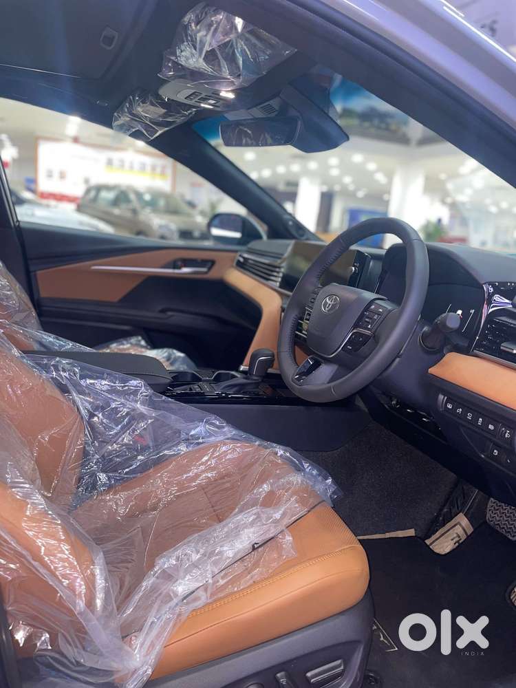 Toyota Camry Hybrid, 2026, Petrol