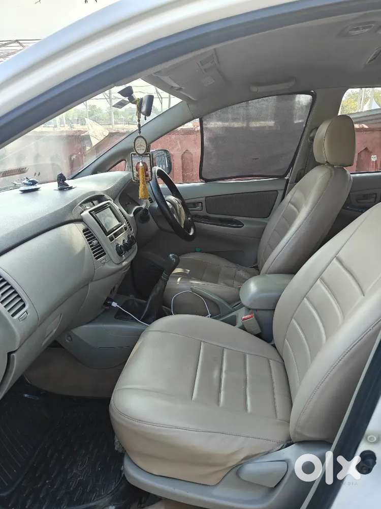 Toyota Innova 2014