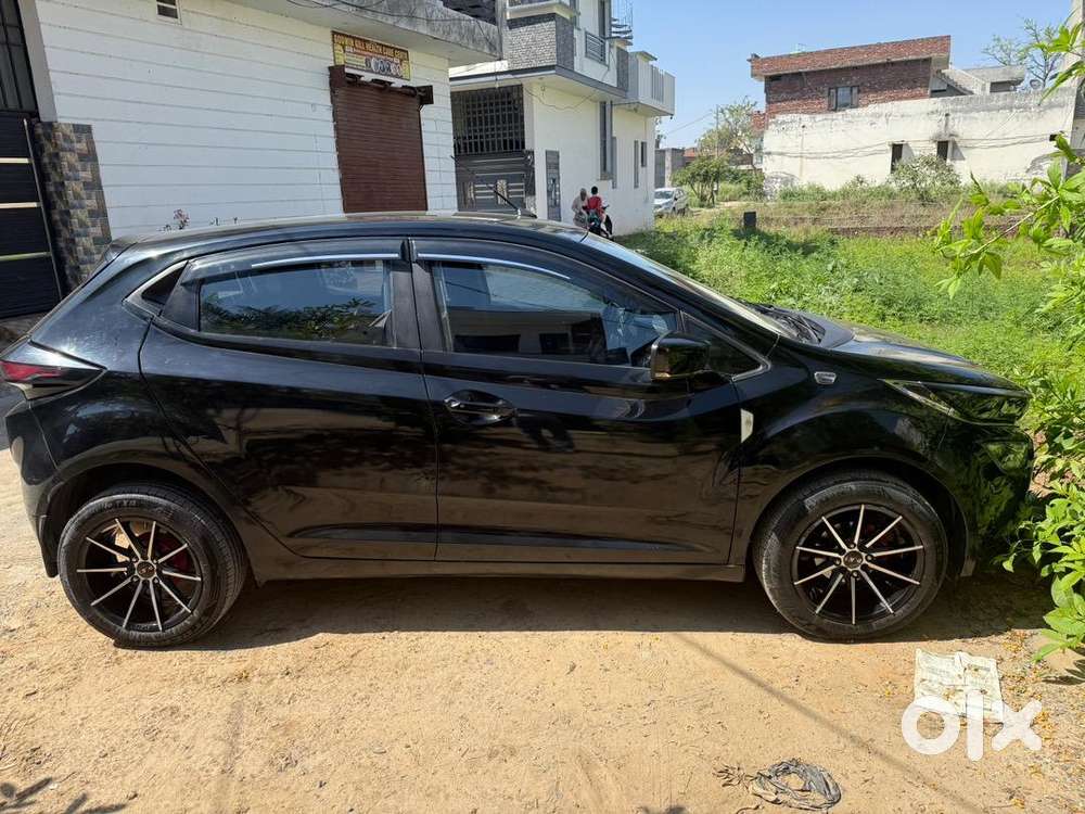 Tata Altroz 2023 Petrol Well Maintained
