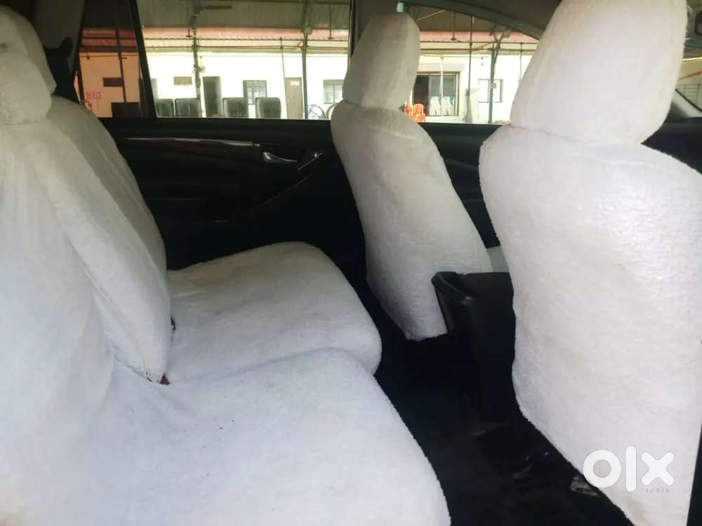 Toyota Innova Crysta 2.4 G Diesel