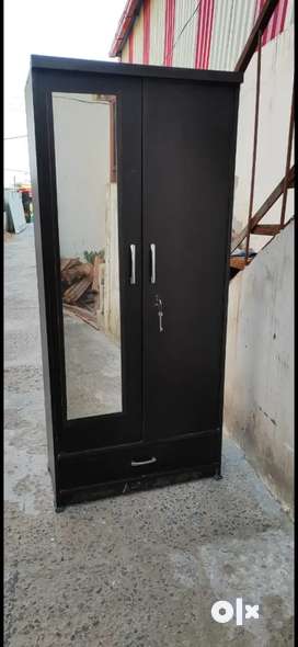 Almirah Buy Sell Used Furniture in Noida OLX
