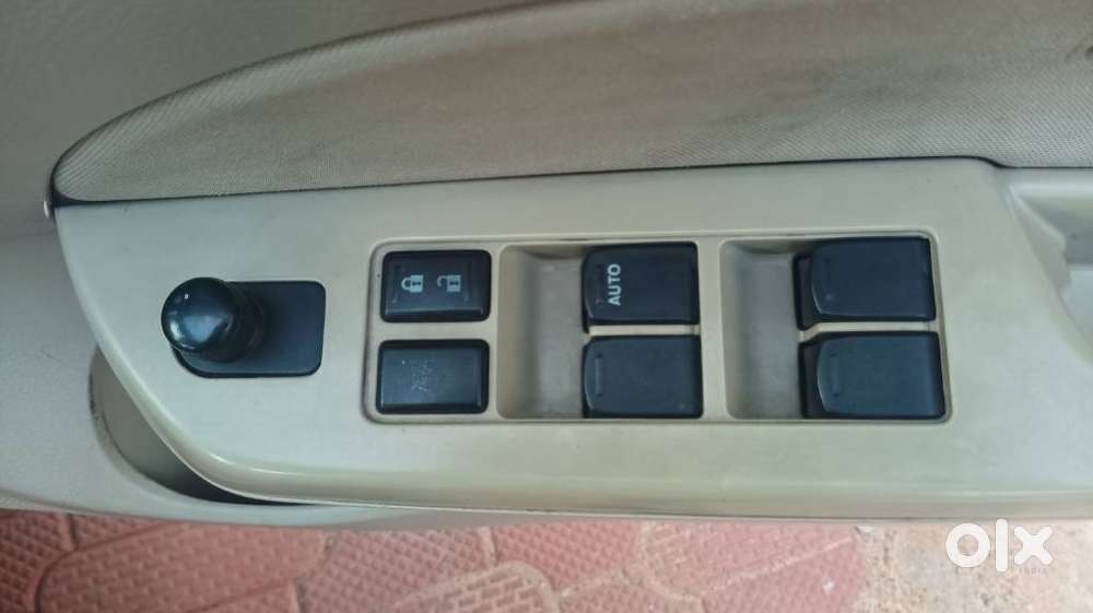 Maruti Suzuki Swift Dzire 1.2 Vxi Bsiv, 2014, Petrol