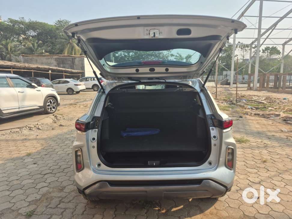 Toyota Urban Cruiser Hyryder 1.5 V Hybrid, 2023, Petrol