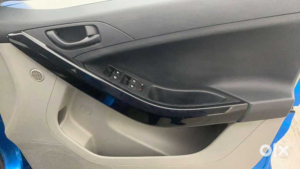 Tata Nexon 1.2 Revotron Xt, 2018, Petrol