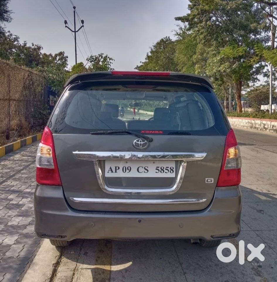 Toyota Innova 2.5 G (diesel) 8 Seater, 2013, Diesel