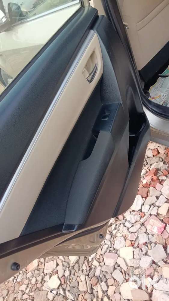 Toyota Corolla Altis 2016